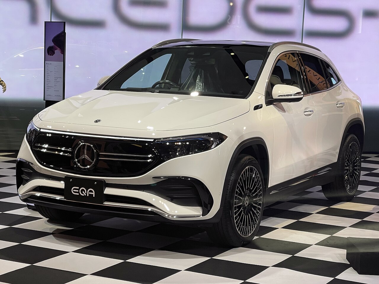 Mercedes-Benz EQA 250 H243