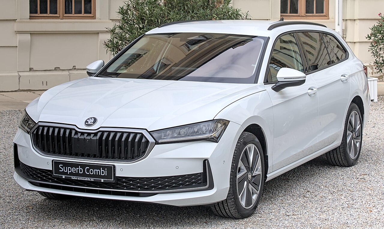 Škoda Superb Combi IV / B9