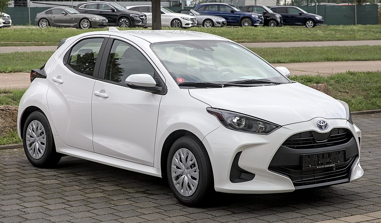 Toyota Yaris Hybrid XP210