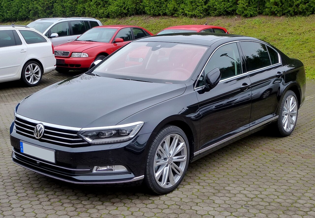 Volkswagen Passat 2.0 TDI Highline B8 Sedan